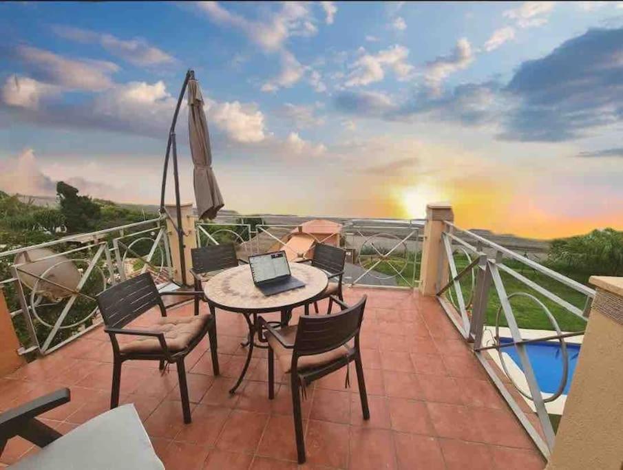 Exclusive Beachfront Penthouse Almayate Alto Exteriér fotografie