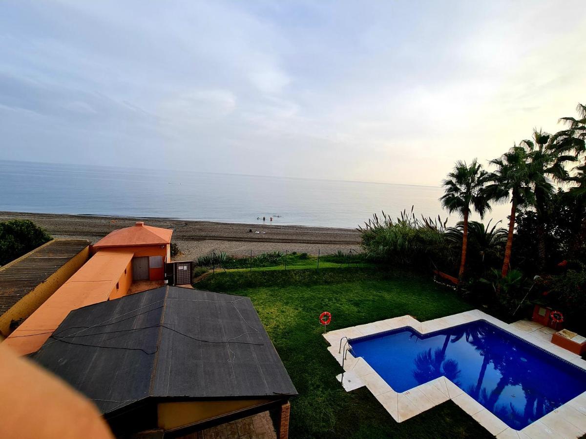 Exclusive Beachfront Penthouse Almayate Alto Exteriér fotografie