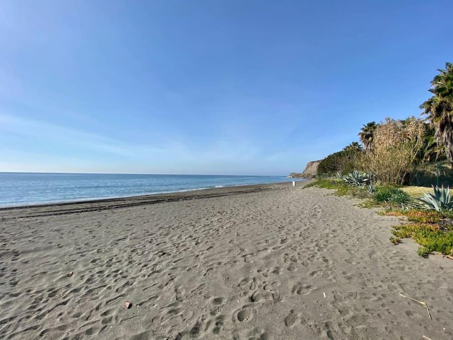 Exclusive Beachfront Penthouse Almayate Alto Exteriér fotografie